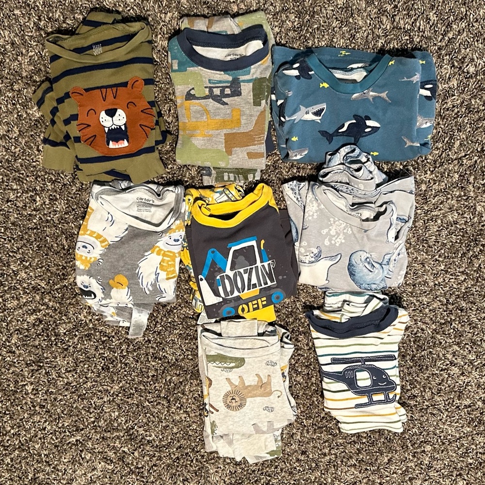 LOT of 8 boys 2T pajamas
